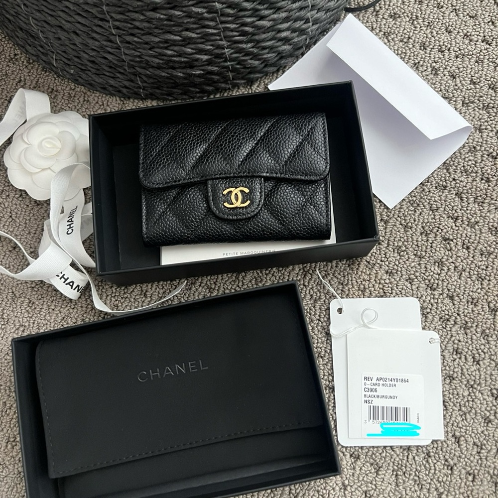 🚫🚫 SOLD 🚫🚫 Chanel Caviar Quilted Flap Card Holder Wallet Black